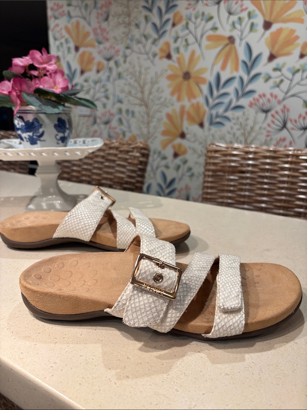 Vionic “Skyler” White Snake Slip-On Orthotic Sandals - Size 7